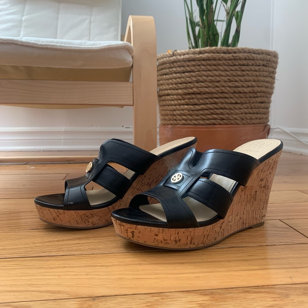 Guess wedge sandals black and cork size 8 1/2